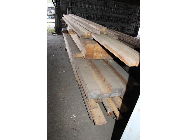 Stapel vuren balkhout w.o. 25 stuks 155x57x3000mm. - afbeelding 4 van  4
