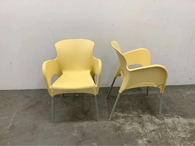 Stapelbare kunststof stoel (80x) - afbeelding 2 van  4
