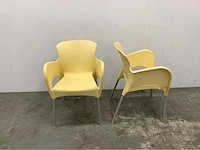 Stapelbare kunststof stoel (80x) - afbeelding 2 van  4