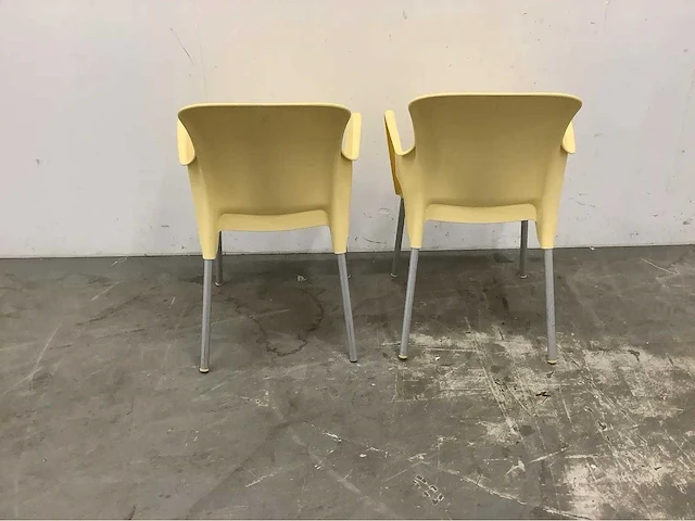 Stapelbare kunststof stoel (80x) - afbeelding 3 van  4