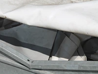 Stapelbare verzinkte metalen krat gevuld met tentzeilen. afmeting 330 x 113 x 75 cm - afbeelding 2 van  2