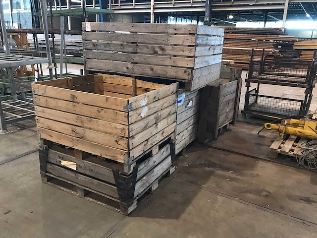 Stapelkrat hout (5x) - afbeelding 1 van  5