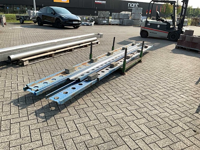 Stapelrek met entresolvloer liggers (5x) - afbeelding 1 van  7