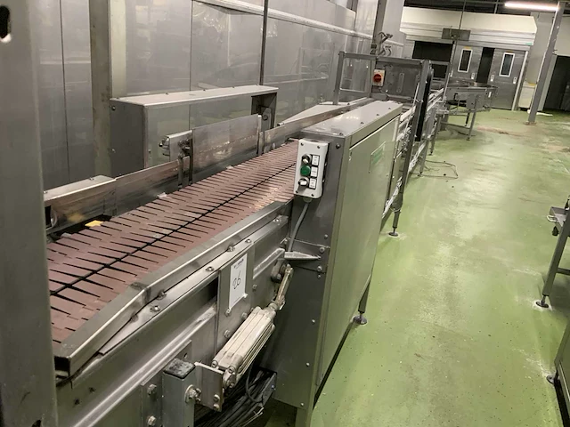 Stapelstation met transportbaan - afbeelding 11 van  18