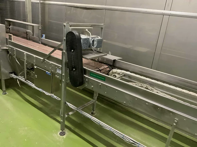 Stapelstation met transportbaan - afbeelding 17 van  18