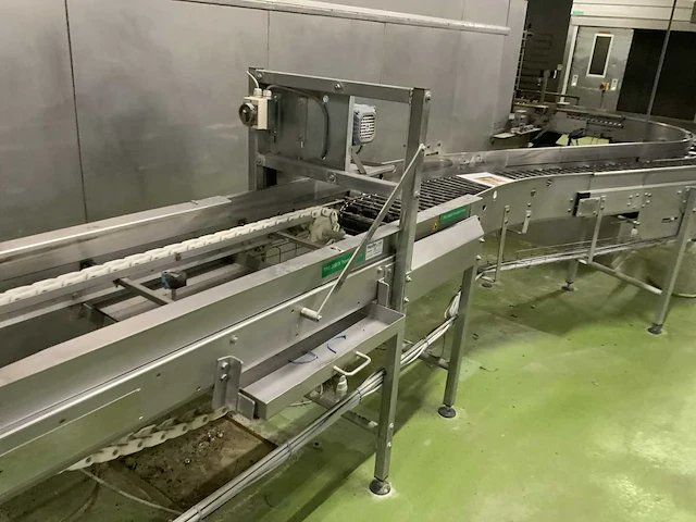 Stapelstation met transportbaan - afbeelding 18 van  18