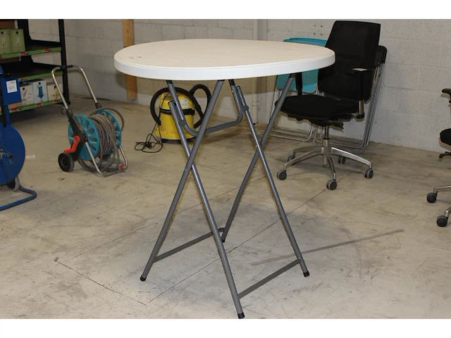 Statafel 110 cm hoog en 80 cm doorsnede. - afbeelding 1 van  2