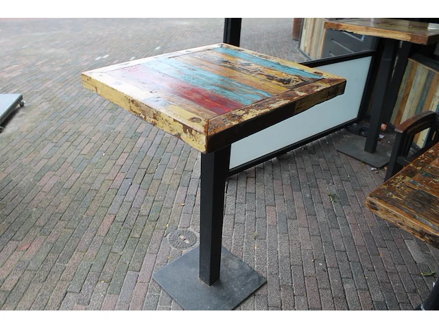 Statafel met afmeting 70 x 75 cm. - afbeelding 1 van  3