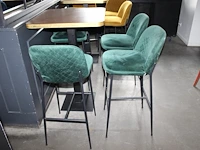 Statafel met vier groen gestoffeerde krukken. afmeting tafel 70 x 70 x 110 cm - afbeelding 2 van  2