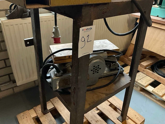 Stationaire schuurmachine - afbeelding 3 van  7