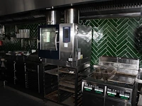 Steamer leventi cm 1.06 mm pdi me op rvs onderstel met vermoedelijk bouwjaar 2014.