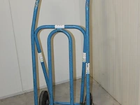Steekwagen met massieve banden, dient uitgericht te worden. - afbeelding 2 van  2
