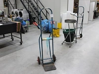 Steekwagen met massieve banden. - afbeelding 1 van  2