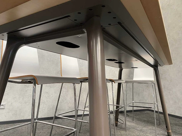 Steelcase - 8 persoons barset 215x92 - afbeelding 17 van  18