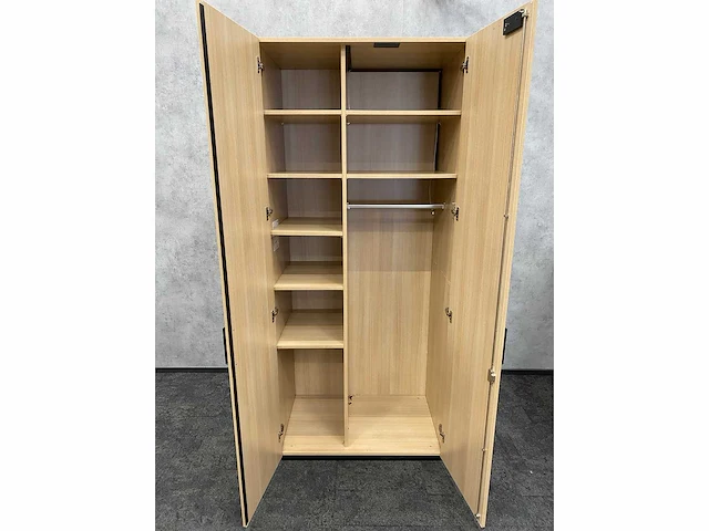 Steelcase - houten 2-deurs kast - afbeelding 3 van  14