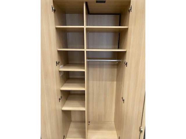 Steelcase - houten 2-deurs kast - afbeelding 4 van  14