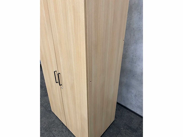 Steelcase - houten 2-deurs kast - afbeelding 12 van  14