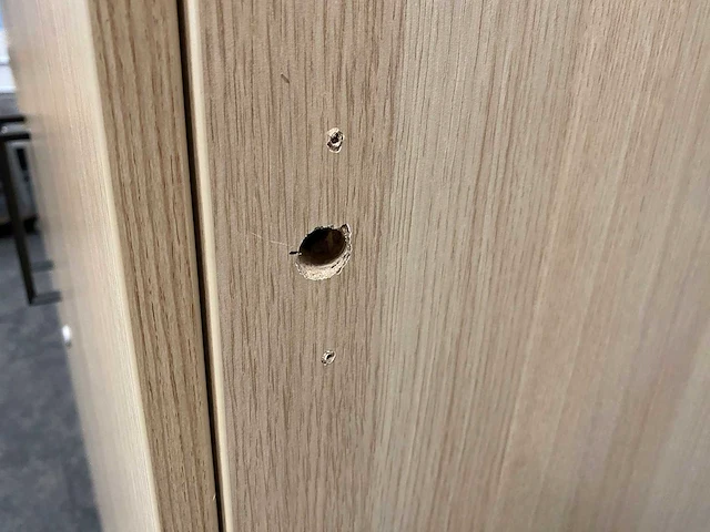 Steelcase - houten 2-deurs kast - afbeelding 13 van  14