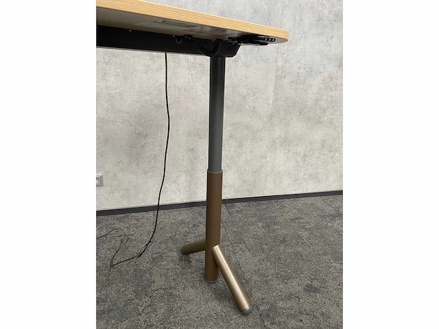 Steelcase flex - elektrisch zit-sta bureau 140x60 - taupe - afbeelding 6 van  18