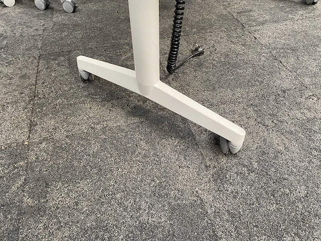 Steelcase/ howe - mobiele nestelbare vergaderset - 16 personen - afbeelding 3 van  31