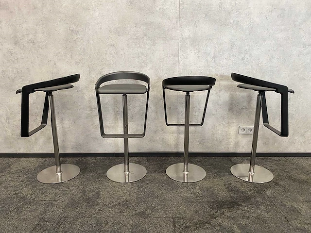 Steelcase/ johanson design - 4 persoons barset ø92 cm. - afbeelding 17 van  18