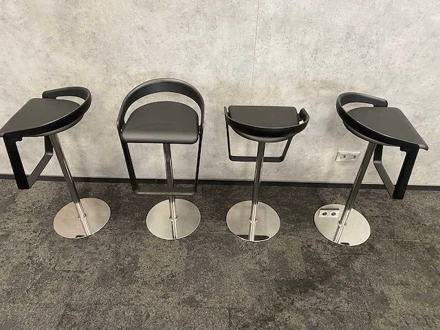 Steelcase/ johanson design - 4 persoons barset ø92 cm. - afbeelding 18 van  18