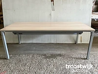 Steelcase vergadertafel 200x90x73cm met kabelgoot - afbeelding 2 van  4