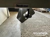 Steelcase vergadertafel 200x90x73cm met kabelgoot - afbeelding 3 van  4