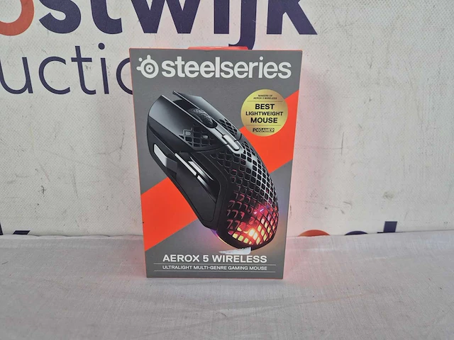 Steelseries aerox 5 - draadloze gaming muis - zwart - afbeelding 2 van  2