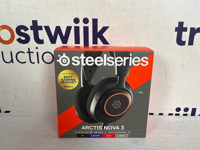 Steelseries arctis nova 3 gaming headset met usb-c - zwart - rgb-verlichting - pc, ps4/ps5 & nintendo switch - afbeelding 2 van  2