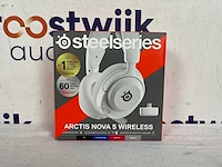 Steelseries arctis nova 5 wireless - draadloze gaming headset - wit - - afbeelding 2 van  3