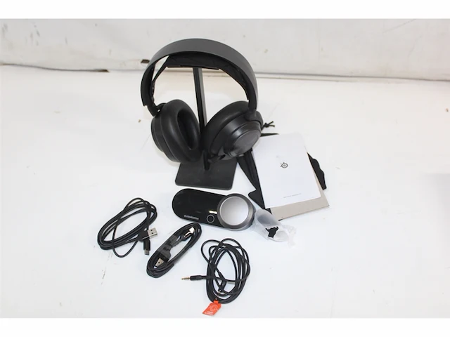 Steelseries arctis nova pro high-res gaming headset - pc ps5/ps4 & switch zwart - afbeelding 5 van  6
