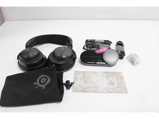 Steelseries arctis nova pro high res gaming headset pc ps5/ps4 & switch zwart - afbeelding 4 van  5