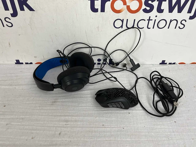 Steelseries koptelefoon en draadloze muis - afbeelding 1 van  1