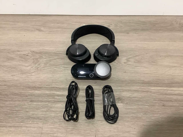 Steelseries pro high-res gaming arctis nova headset - afbeelding 4 van  8