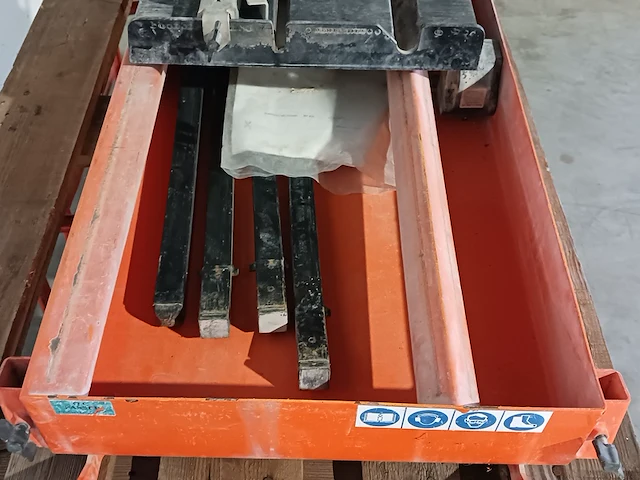 Steen-tafelzaagmachine - 600mm - 230v euro shatal, ts351-45, 2016 - afbeelding 11 van  12
