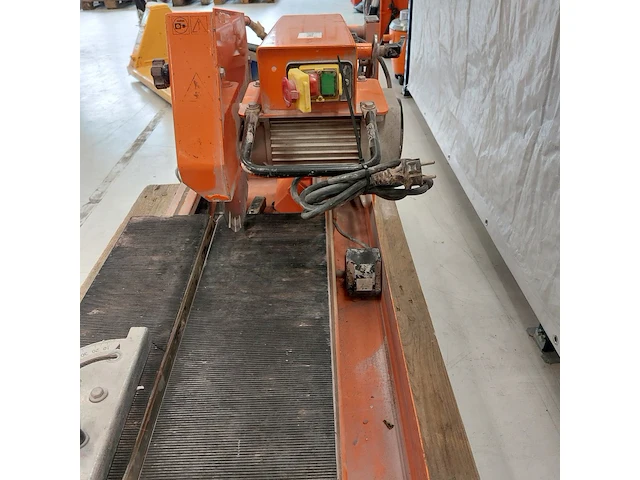 Steen-tafelzaagmachine - 600mm - 230v euro shatal, ts351, bouwjaar 2012 - afbeelding 11 van  11