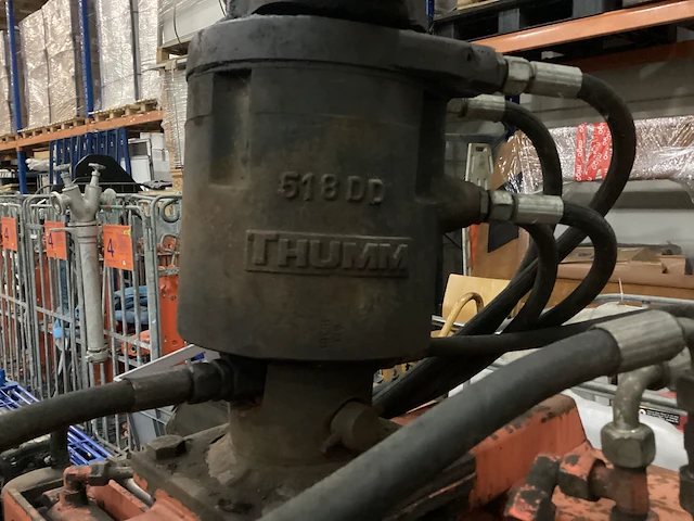 Steenklem met thumbb 518dd hydraulische rotatormotor - afbeelding 9 van  12