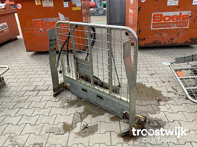 Steenklem ten behoeve van knikmops - afbeelding 1 van  13