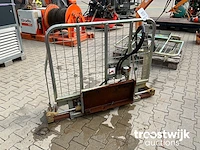 Steenklem ten behoeve van knikmops - afbeelding 7 van  13