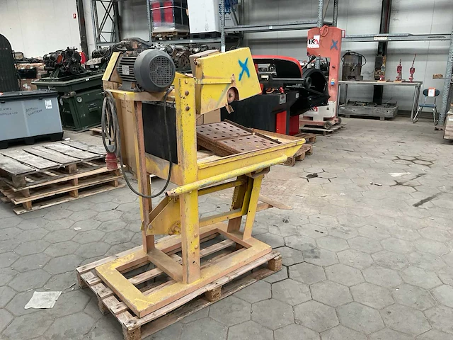 Steenzaagmachine - afbeelding 1 van  6