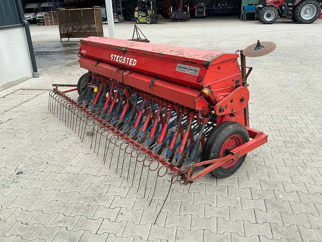 Stegsted sln 30 300 250 zaaimachine - afbeelding 15 van  21