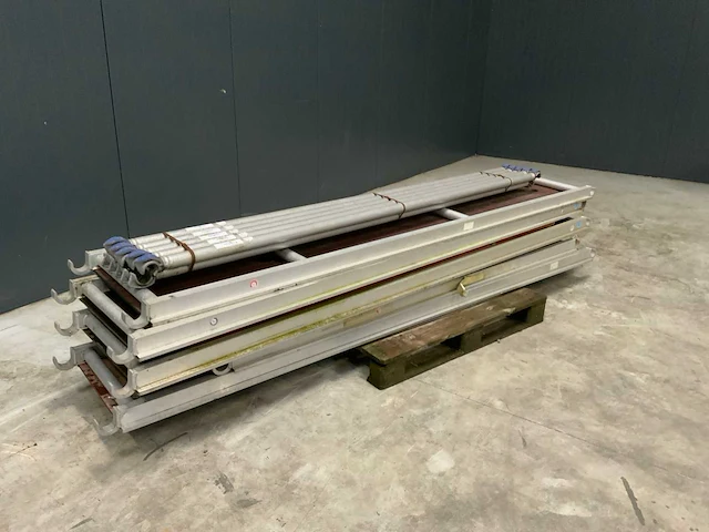 Steiger materiaal - scaffolding - afbeelding 1 van  4