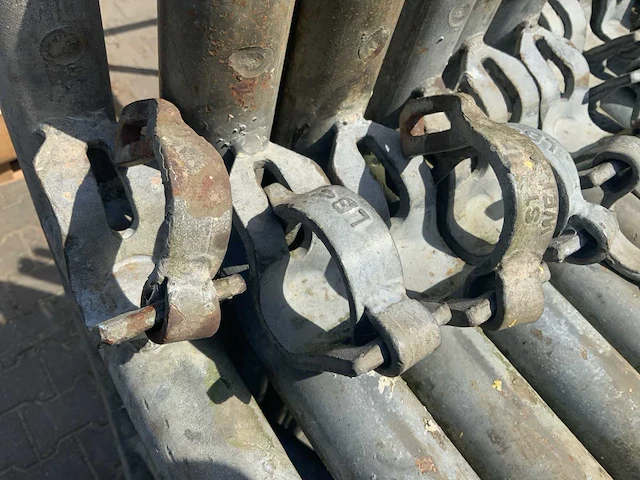 Steiger materiaal - afbeelding 2 van  10