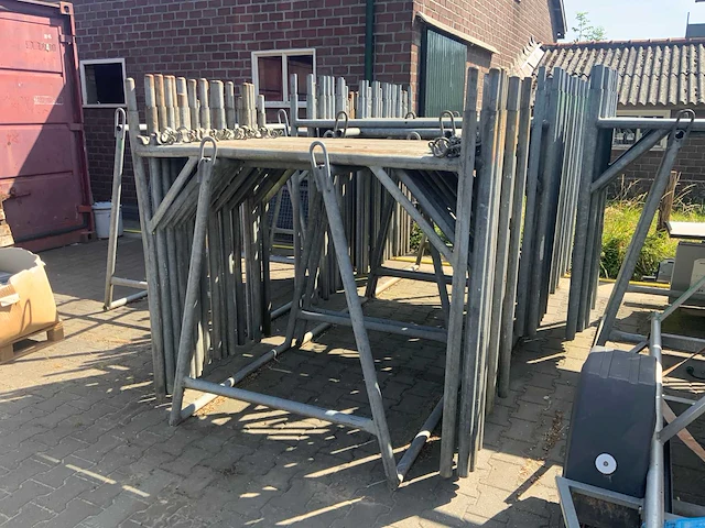 Steiger materiaal - afbeelding 3 van  10
