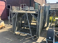 Steiger materiaal - afbeelding 3 van  10