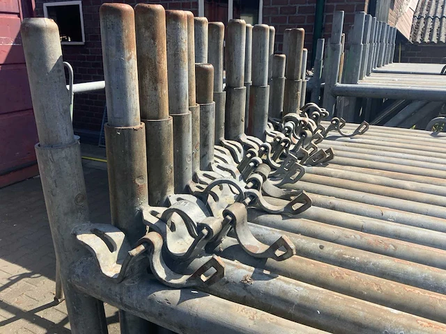 Steiger materiaal - afbeelding 7 van  10