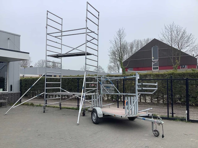 Steiger met aanhanger - afbeelding 1 van  7