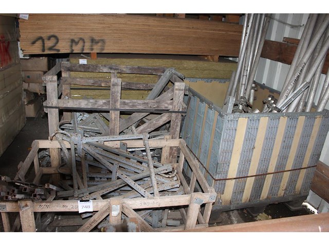 Steiger onderdelen in 3 pallet boxen. - afbeelding 2 van  6