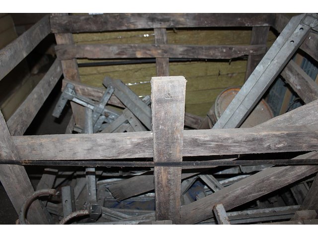 Steiger onderdelen in 3 pallet boxen. - afbeelding 5 van  6